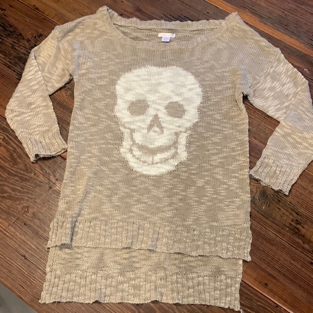 Xhilaration thin skull sweater. Small.